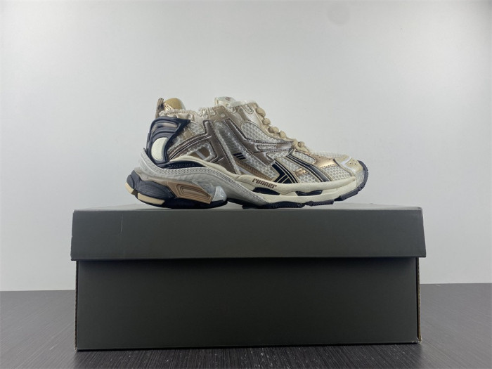 BALCIA RUNNER SNEAKER