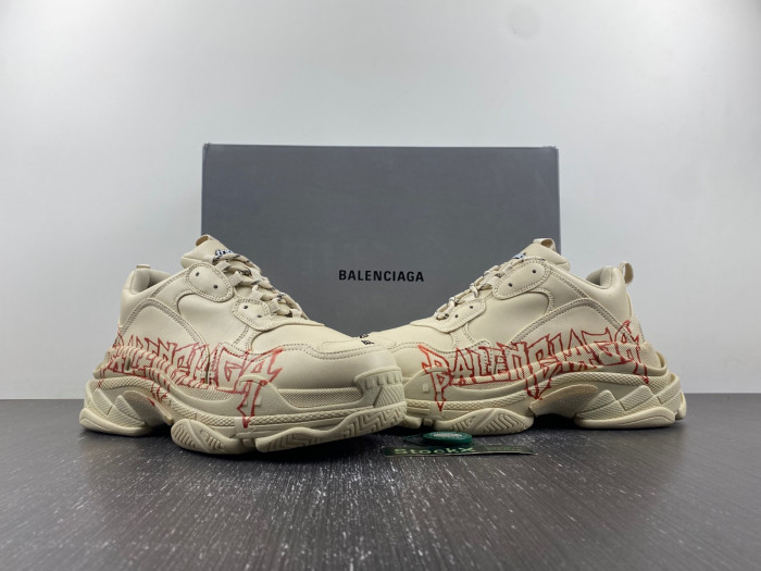 BALCIA TRIPLE S SNEAKER