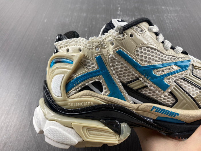 BALCIA RUNNER SNEAKER