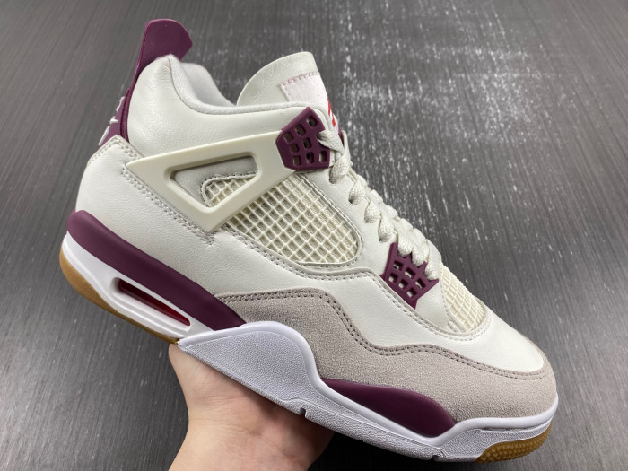 NIKE SB X AIR JORDAN 4 DR5415-102