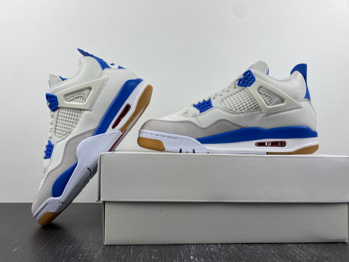 Nike SB x Air Jordan 4 DR5415-104