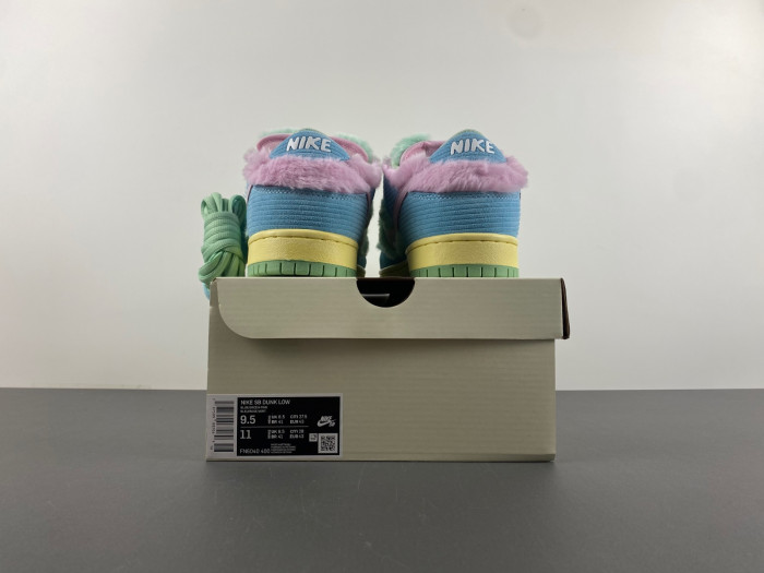Nike x Verdy SB Dunk Low 