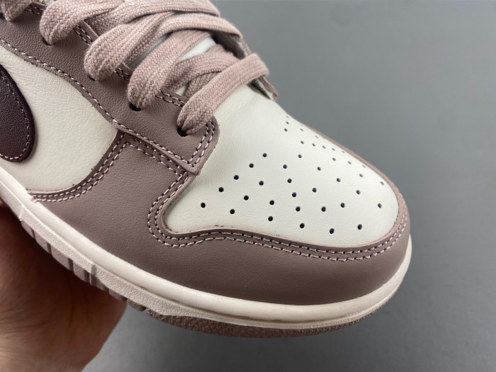 (WMNS) Nike Dunk Low 
