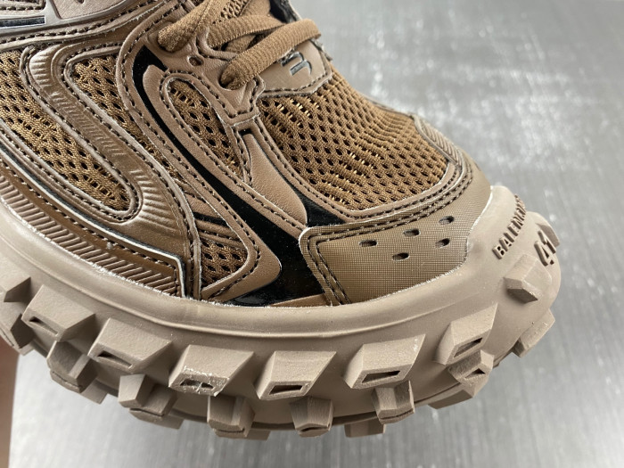 BALCIA DEFENDER SNEAKER