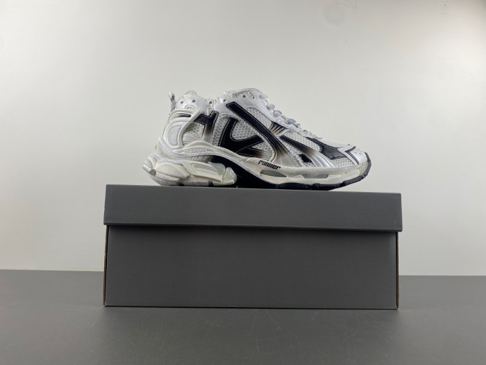 BALCIA RUNNER SNEAKER