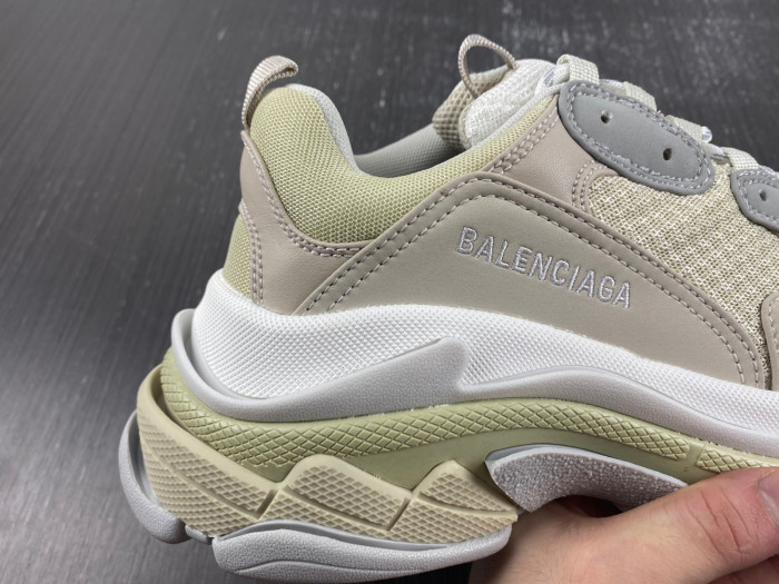 BALCIA TRIPLE S SNEAKER