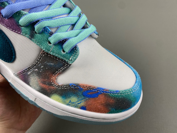 Futura Laboratories x Nike SB Dunk Low Bleached Aqua HF6061-400