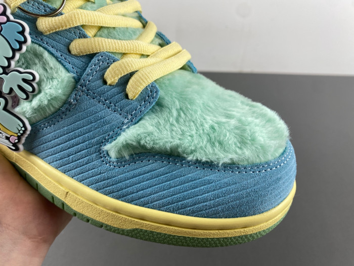 Nike x Verdy SB Dunk Low 