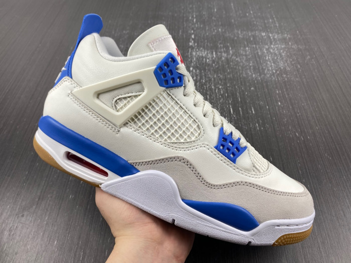 Nike SB x Air Jordan 4 DR5415-104