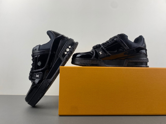 LUSV SNEAKERS