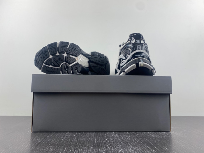 BALCIA RUNNER SNEAKER