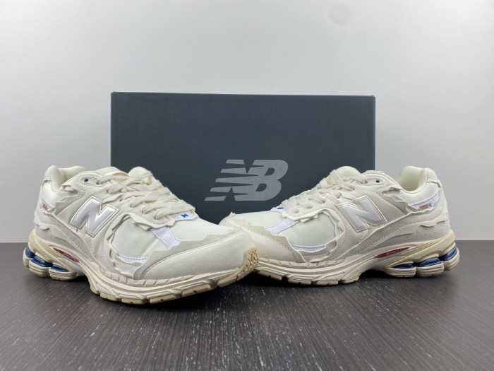 New Balance 2002R 
