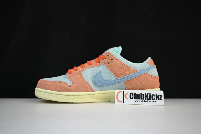 Nike SB Dunk Low 