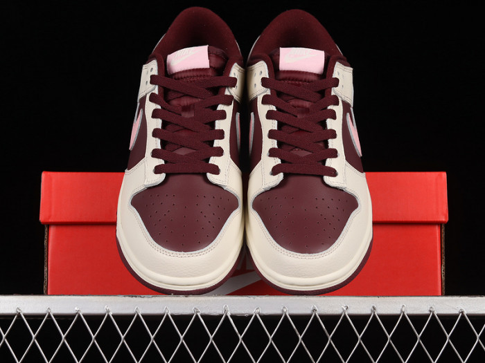 Nike Dunk Low "Valentine