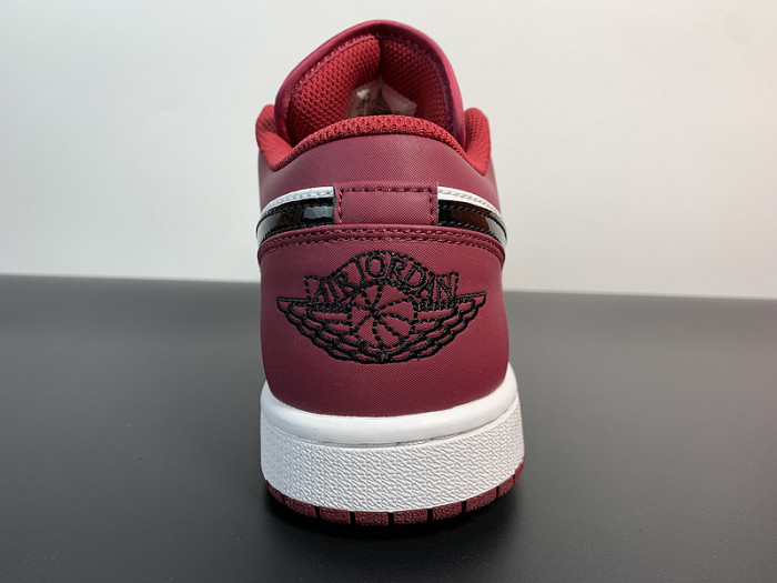 Air Jordan 1 Low 
