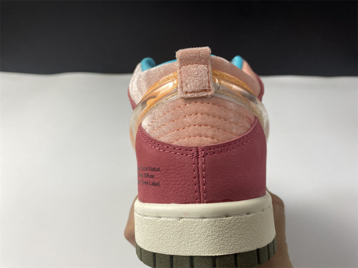 Social Status x Nk SB Dunk High Pro QS DJ1173-600