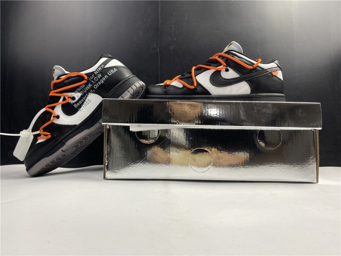 OFW x Nike Dunk Low CT0856-001