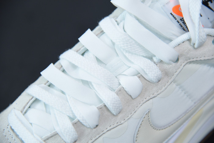 sacai x Nike Vaporwaffle "Sail" DD1875-100