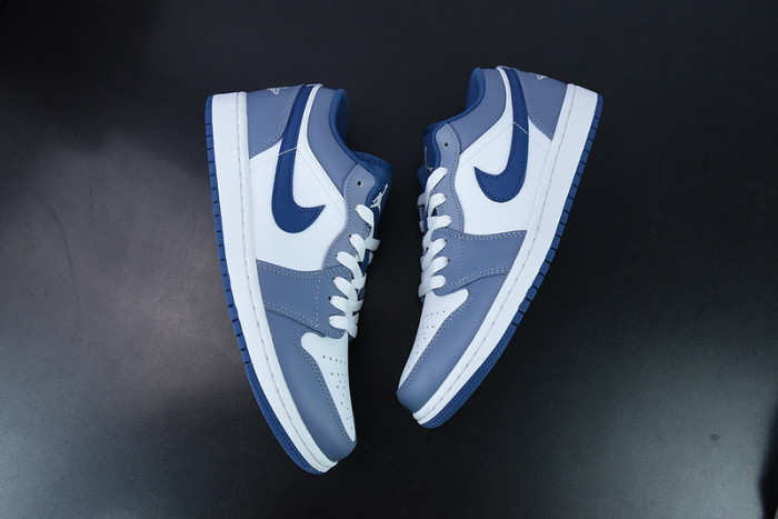 Air Jordan 1 Low 