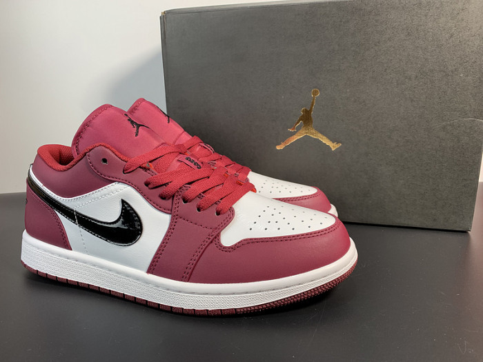Air Jordan 1 Low 