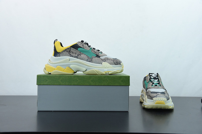 BALCIA TRIPLE S SNEAKER