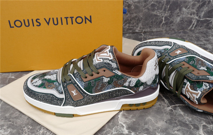 LUSV SNEAKERS