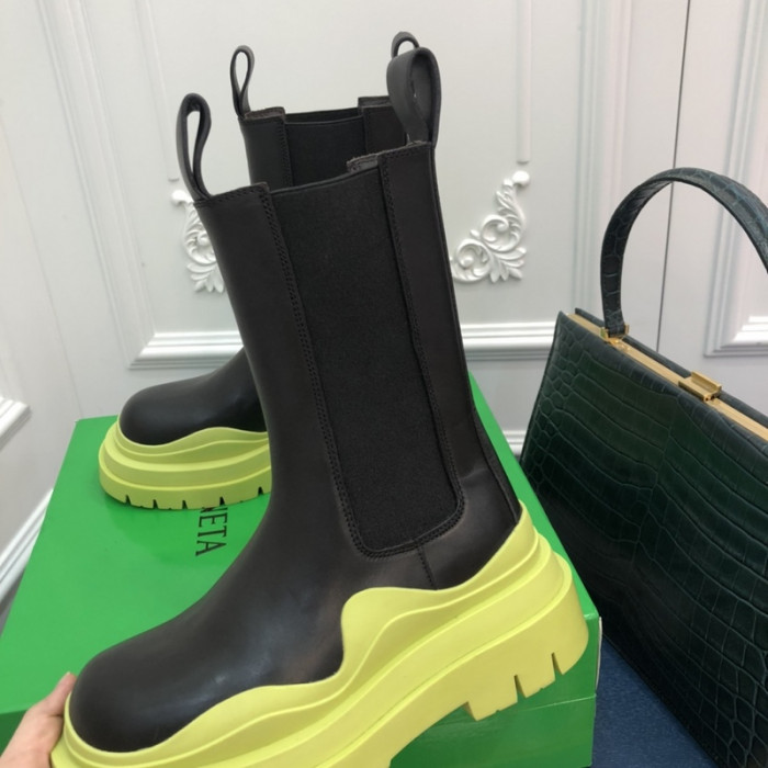Bo*te*ga ve*ne*ta chelsea tire leather high boot