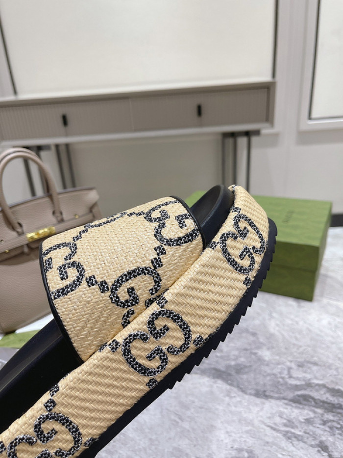 GCI GG Slide Sandal