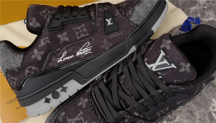 LUSV SNEAKERS