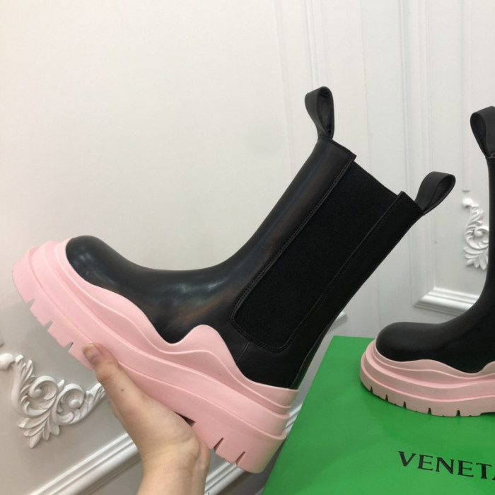 Bo*te*ga ve*ne*ta chelsea tire leather high boot