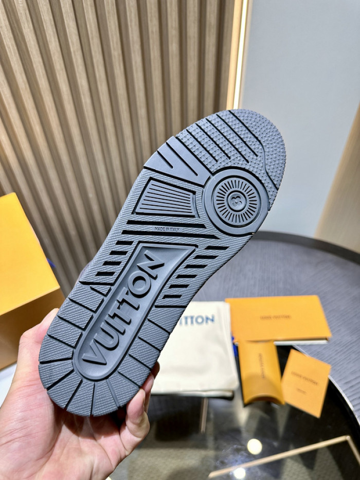 LUSV SNEAKERS