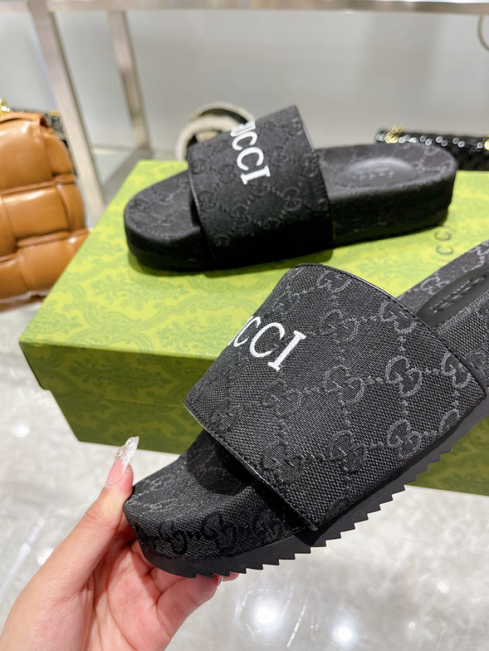 GCI GG Slide Sandal