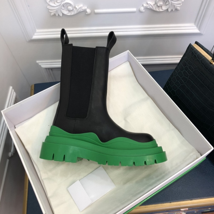 Bo*te*ga ve*ne*ta chelsea tire leather high boot