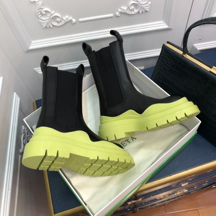 Bo*te*ga ve*ne*ta chelsea tire leather high boot