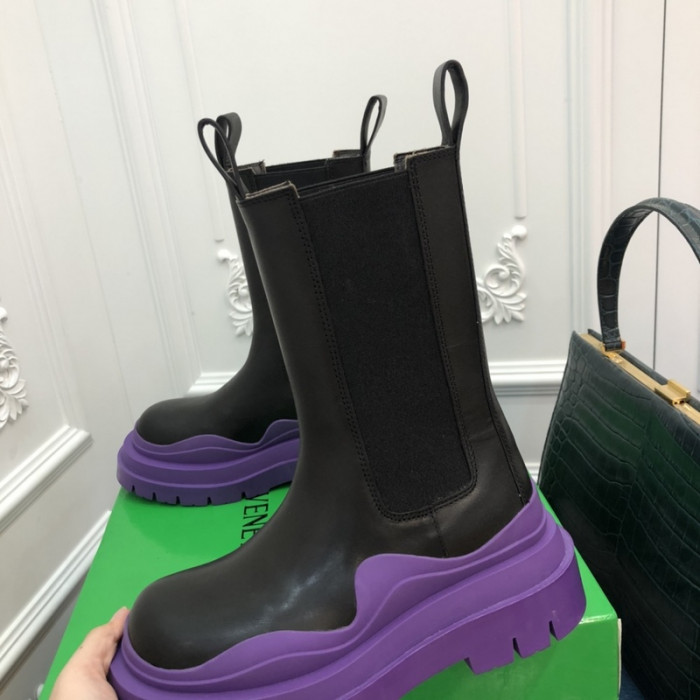 Bo*te*ga ve*ne*ta chelsea tire leather high boot
