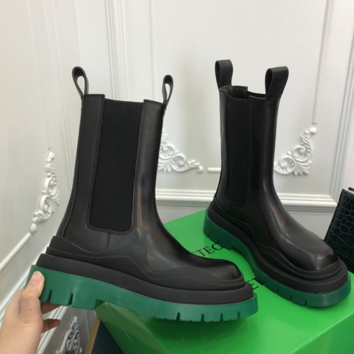 Bo*te*ga ve*ne*ta chelsea tire leather high boot