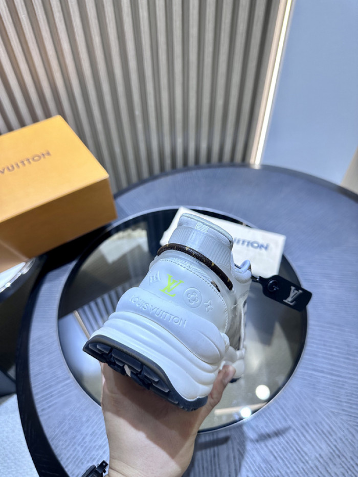 LUSV SNEAKERS