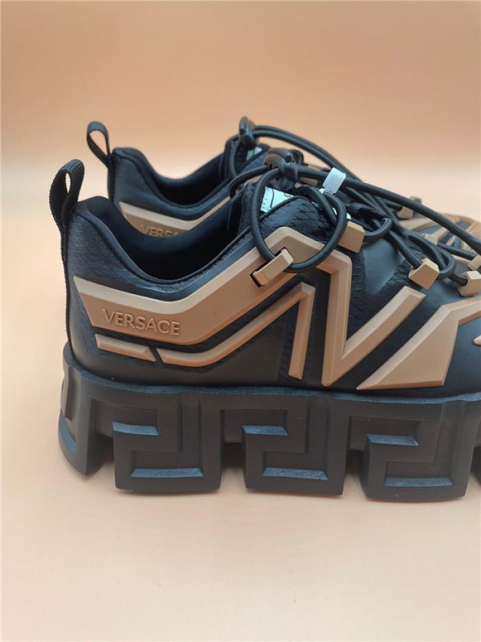 VRCE Sneaker