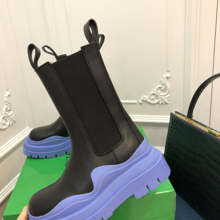 Bo*te*ga ve*ne*ta chelsea tire leather high boot