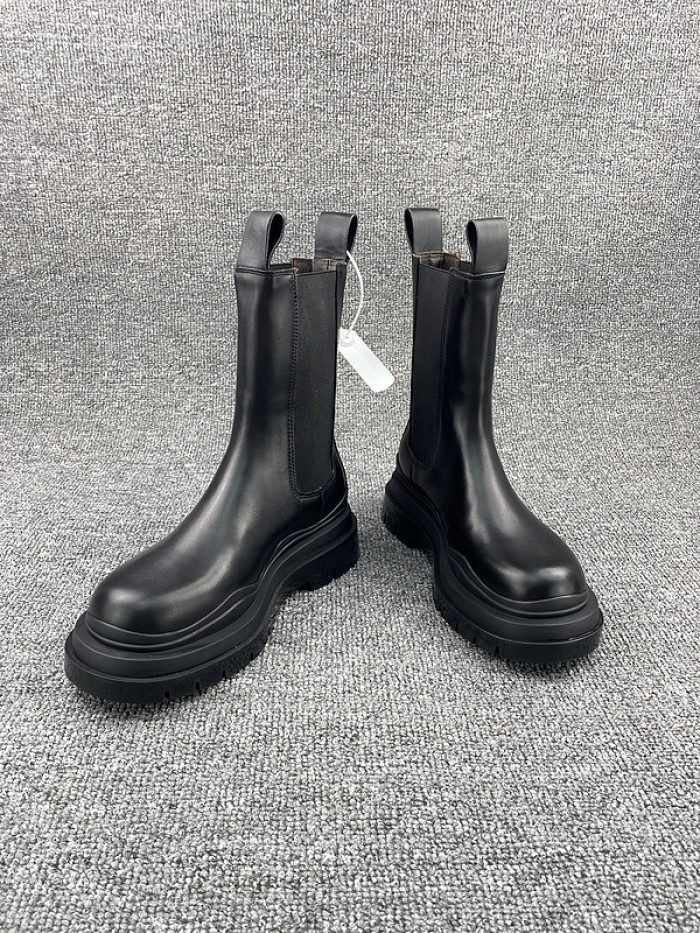 Bo*te*ga ve*ne*ta chelsea tire leather high boot
