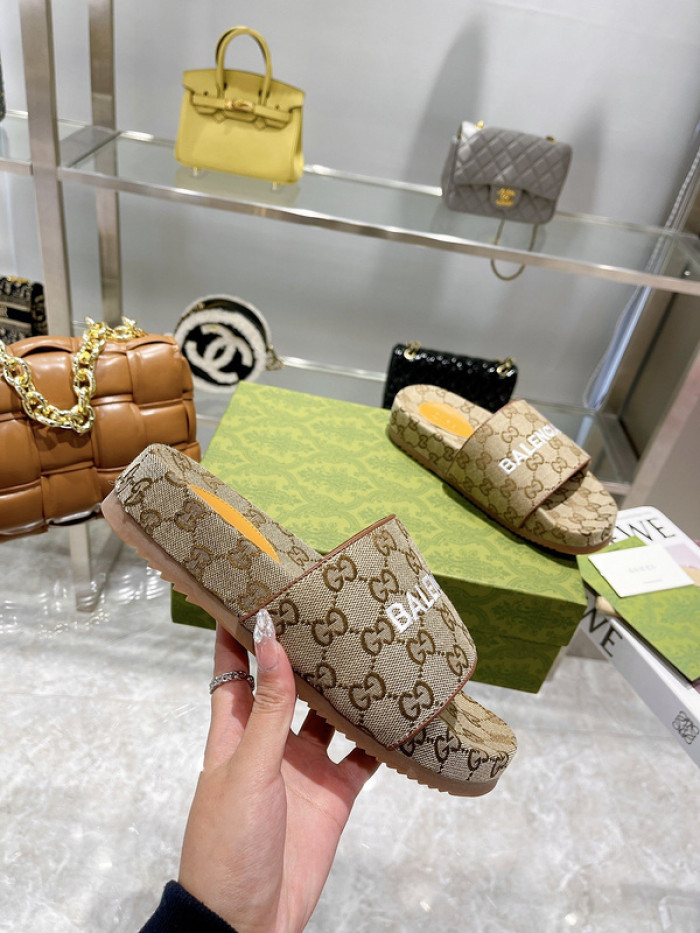 GCI GG Slide Sandal