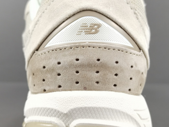 New Balance 2002R 