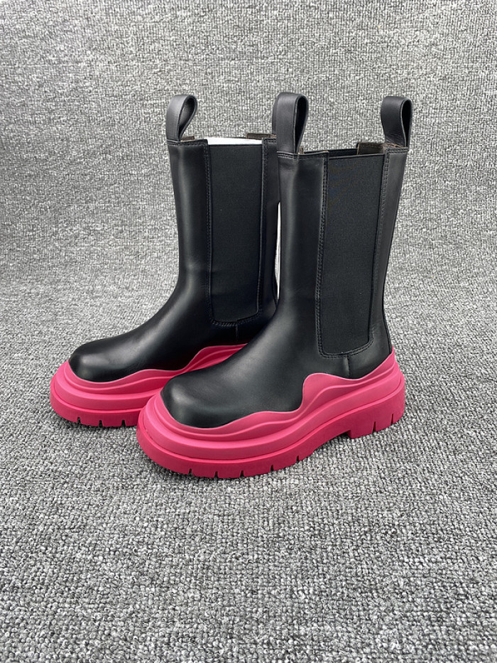Bo*te*ga ve*ne*ta chelsea tire leather high boot