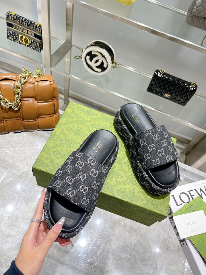 GCI GG Slide Sandal