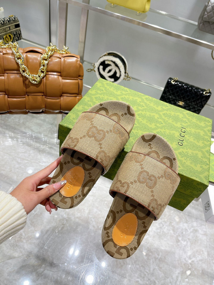 GCI GG Slide Sandal