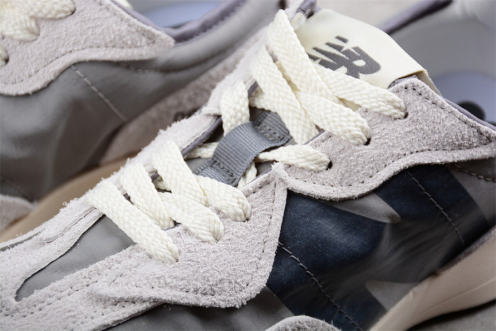New Balance 327 