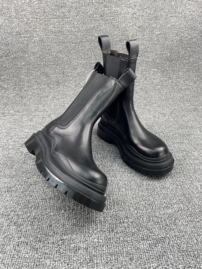 Bo*te*ga ve*ne*ta chelsea tire leather high boot