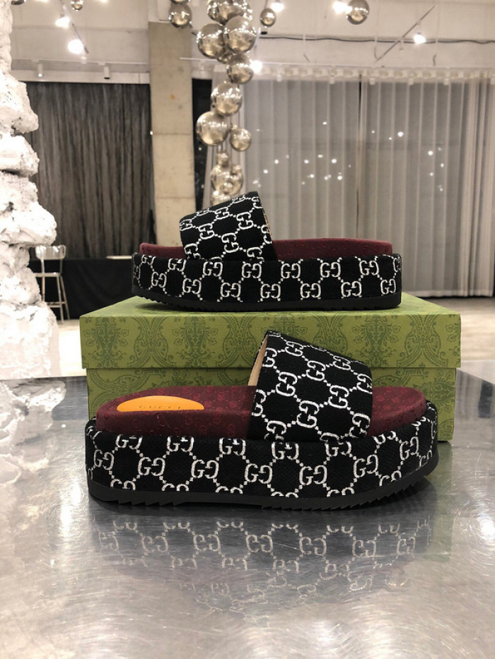 GCI GG Slide Sandal