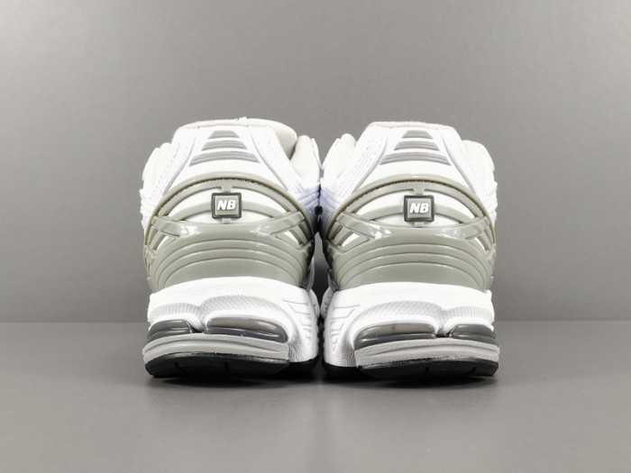 New Balance 1906R 