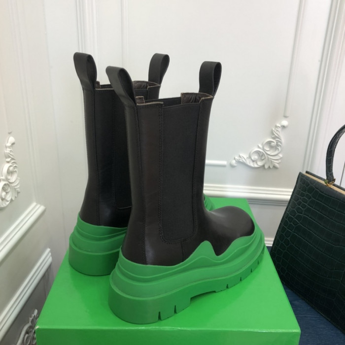 Bo*te*ga ve*ne*ta chelsea tire leather high boot